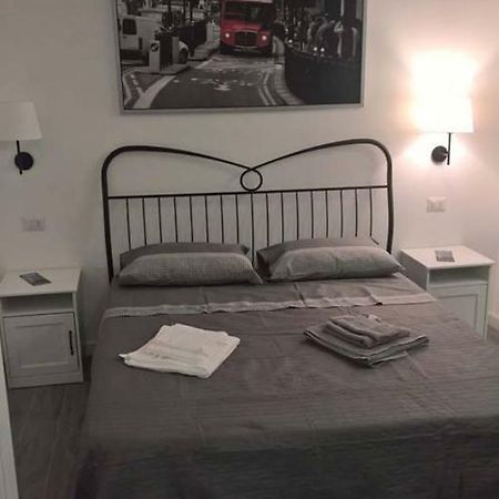 Apartment Fabrizio Naples Luaran gambar